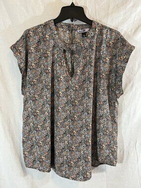 Vylette Women’s XXL Purple & Pink Floral Lightweight Short Sleeve Blouse